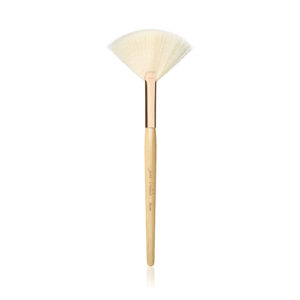 Jane Iredale White Fan Brush Captivating Aesthetics