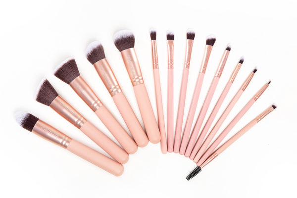 Captivating Makeup Brush Set Pink