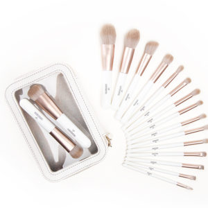 Captivating Makeup Brush Set with Bag